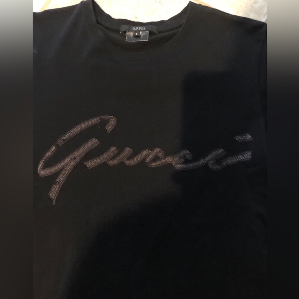Authentic Gucci signature script T-shirt mens sz small